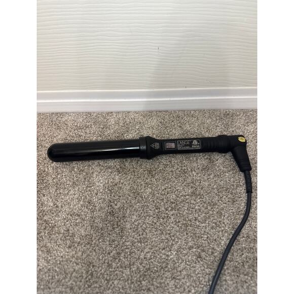 Lange Ondule 1.25" (32 mm) Tourmaline Infused Ceramic Curling Wand & Glove - Picture 2 of 6